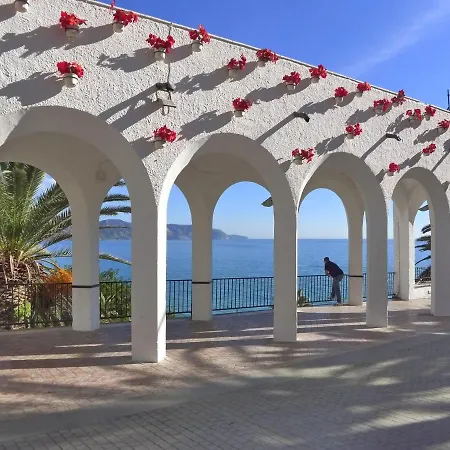 R1364 Cala De Appartement Nerja